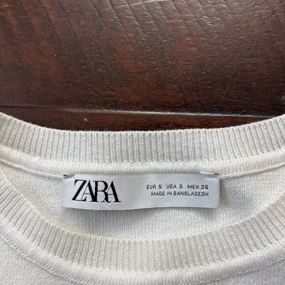 White knit sleeveless top - Picture 3 of 3